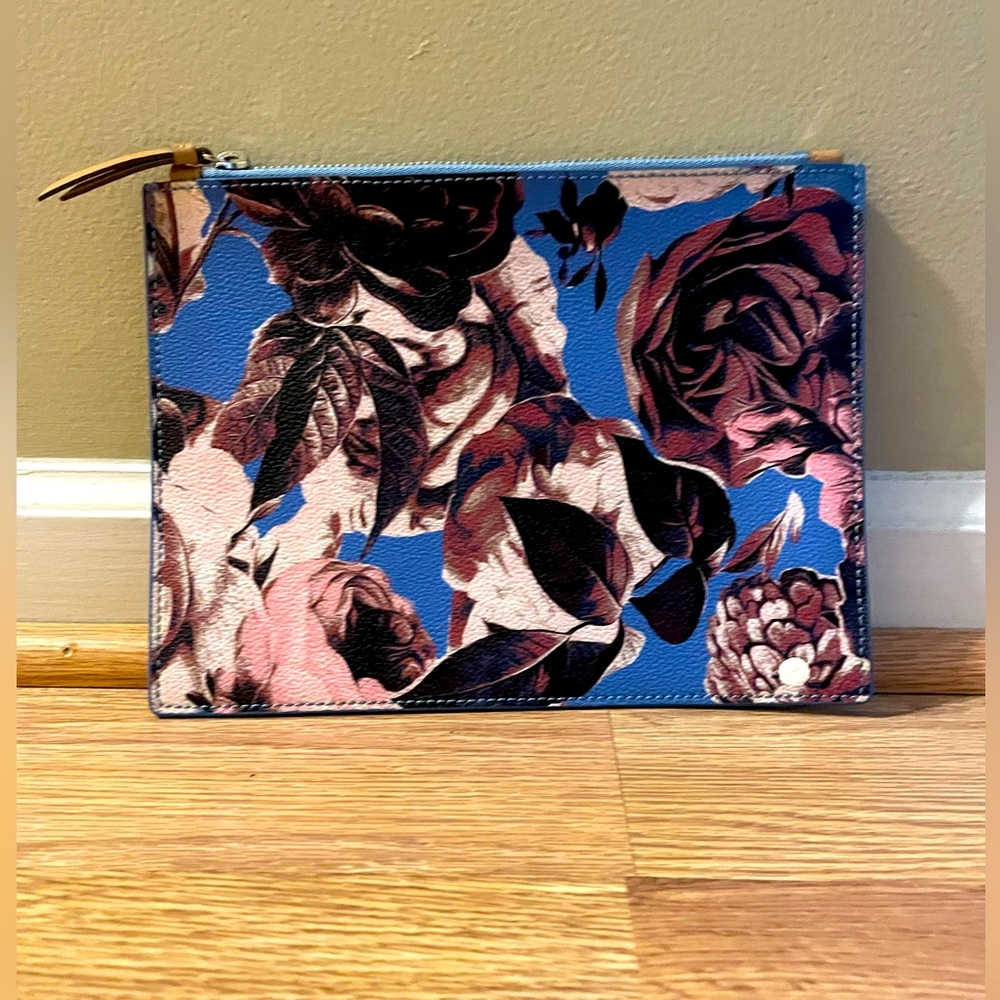 Banana republic clutch